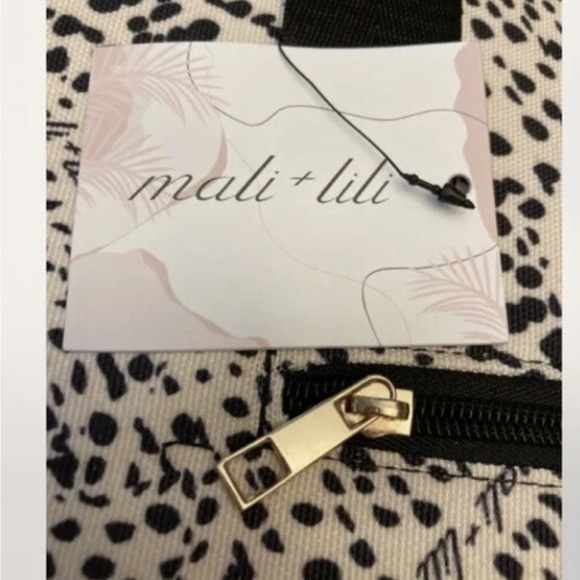 Chic Mali + Lili Black and Cream Textured Tote Bag - Picture 5 of 8